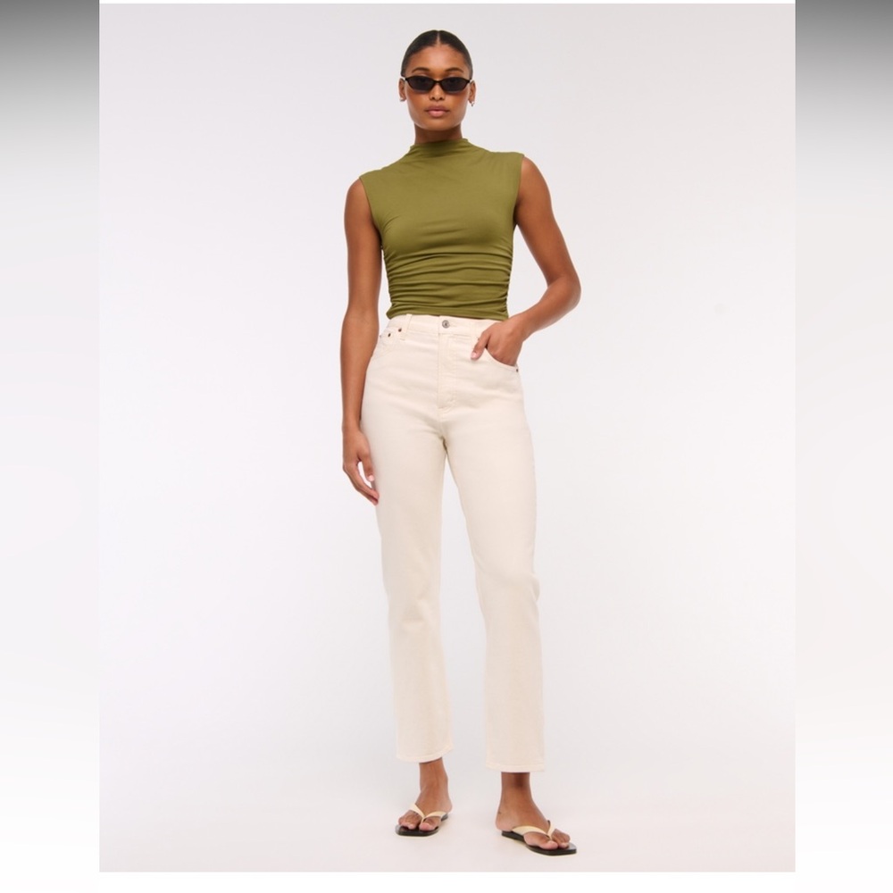 Abercrombie & Fitch Straight Leg Jeans in Cream